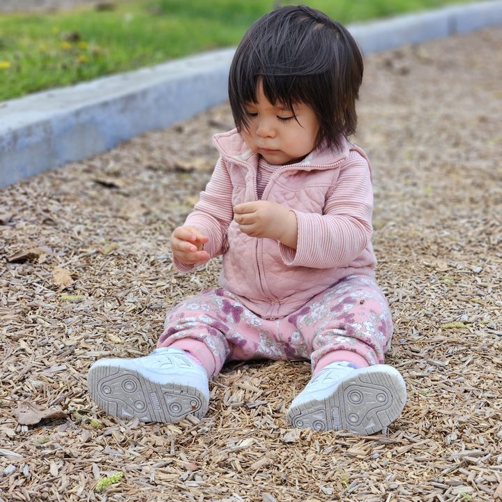 Toddler portrait captured with Samsung Galaxy S23 portrait mode