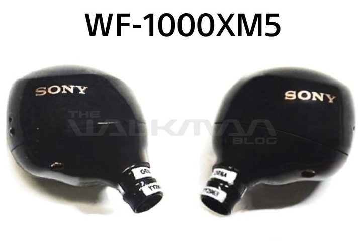 Leaked images of the purported Sony WF-1000XM5 wireless earbuds.
