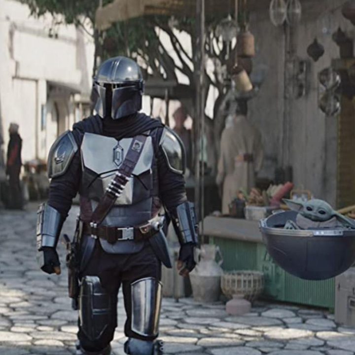 A screenshot from The Mandalorian of Din Djarin.