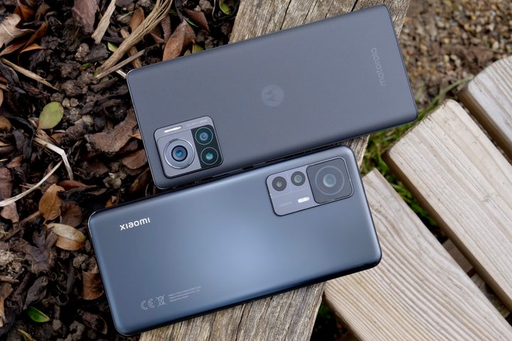The Motorola Edge 30 Ultra and the Xiaomi 12T Pro seen from the back.