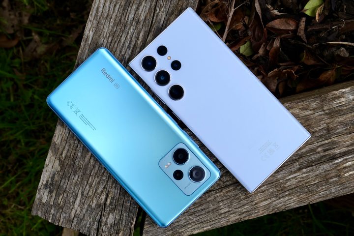 The Samsung Galaxy S23 Ultra and the Redmi Note 12 Pro+ seen from the back.