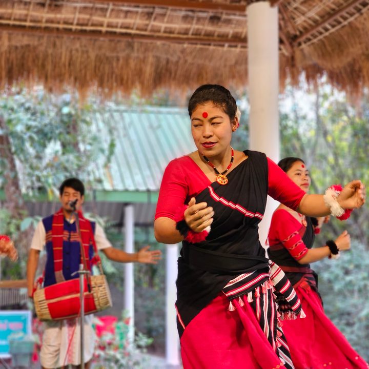 Traditional Assamese dancers performing tribal dance captured with the Samsung Galaxy S23 Ultra’s 3x telephoto portrait mode camera.