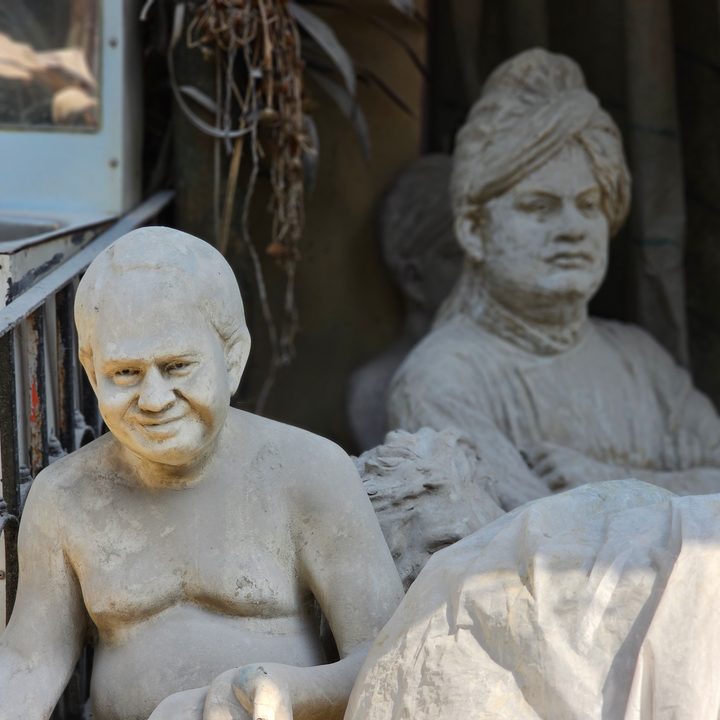 Realistic clay statue captured with the Samsung Galaxy S23 Ultra’s 3x telephoto portrait mode camera.
