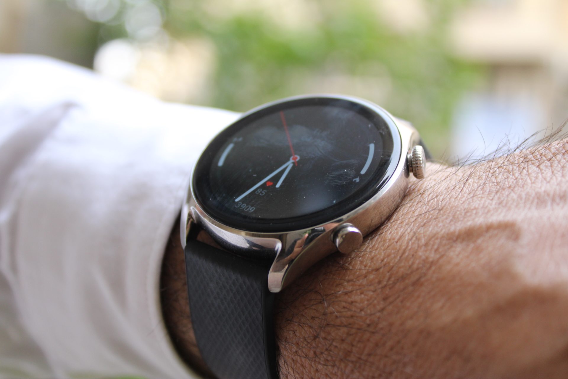 Amazfit GTR 4 LE on wrist.