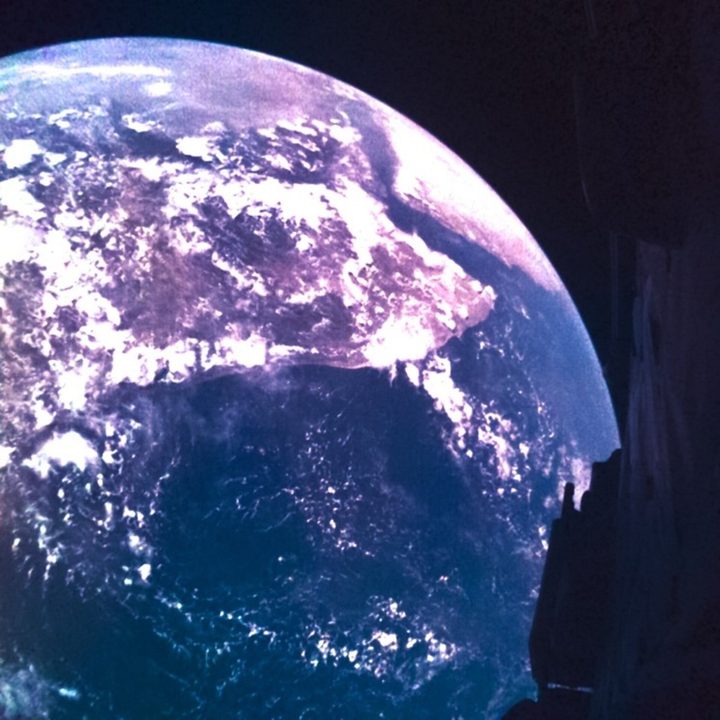 Shortly after launch on 14 April, ESA’s Jupiter Icy Moons Explorer, Juice, captured this stunning view of Earth. The coastline around the Gulf of Aden can be made out to the right of centre, with patchy clouds above land and sea.