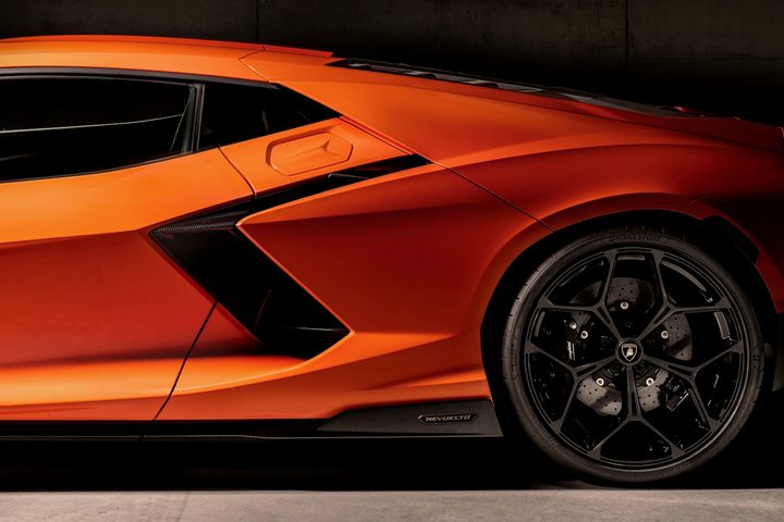 The Lamborghini Revuelto's side air intakes.