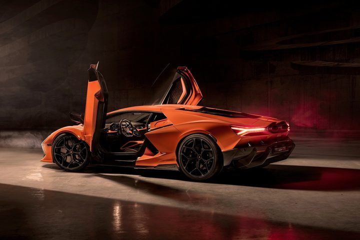 Rear three quarter view of the Lamborghini Revuelto supercar.