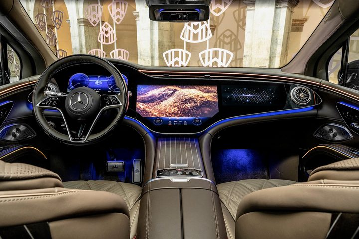 Hyperscreen display in the Mercedes-Maybach EQS SUV.