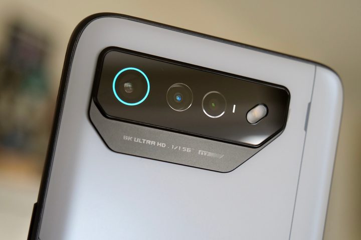 The Asus ROG Phone 7 Ultimate's camera module.