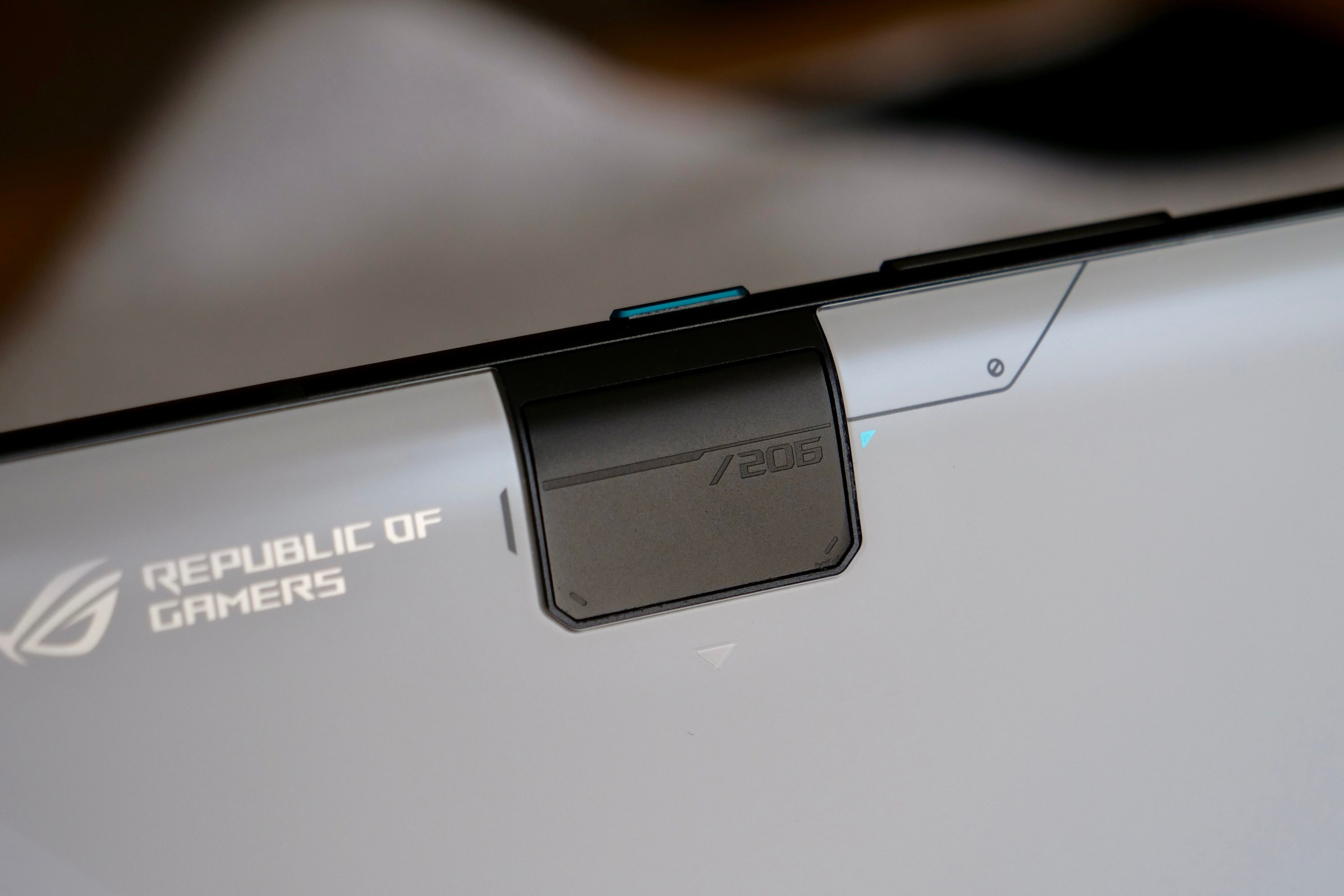 The closed AeroActive Port on the Asus ROG Phone 7 Ultimate.