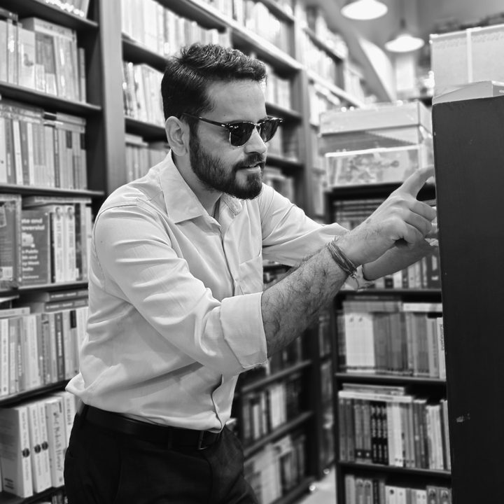 Prakhar Khanna in bookstore, captured on Xiaomi 13 Pro 35mm portrait mode.