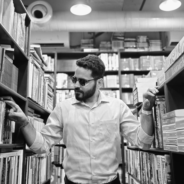 Prakhar Khanna in bookstore, captured on Xiaomi 13 Pro 35mm portrait mode.