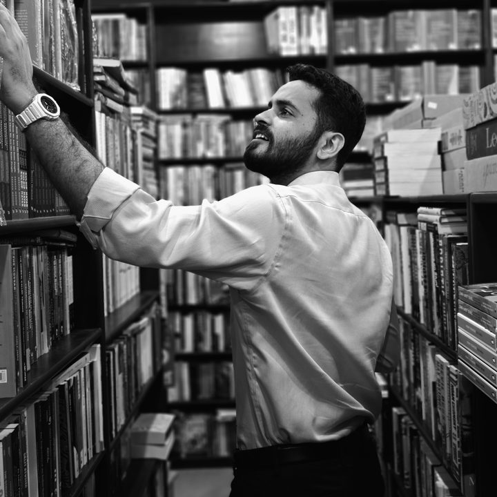 Prakhar Khanna in bookstore, captured on Xiaomi 13 Pro 35mm portrait mode.
