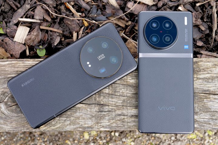 The back of the Xiaomi 13 Ultra and Vivo X90 Pro.