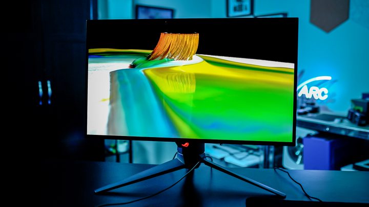 OLED demo on the Asus ROG PG27AQDM.
