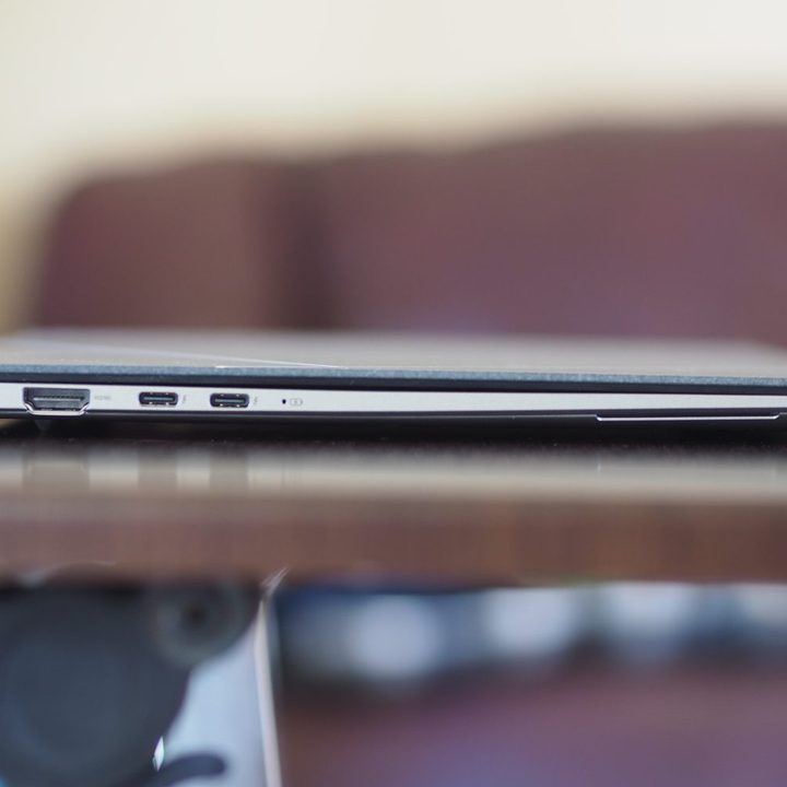 Asus Zenbook S 13 OLED 2023 left side showing ports.
