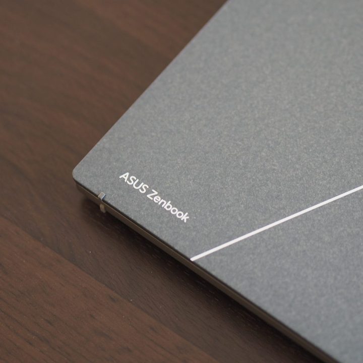 asus zenbook s 13 oled 2023 review texture