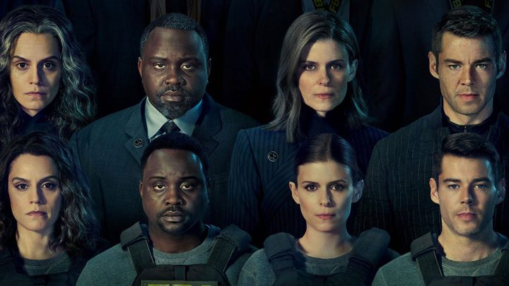 Image of 4 people's heads in two different timelines in a promo photo from Class of '09 on FX on Hulu.