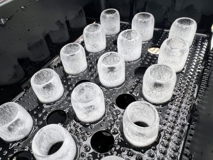 The EcoFlow Glacier includes an internal ice maker.