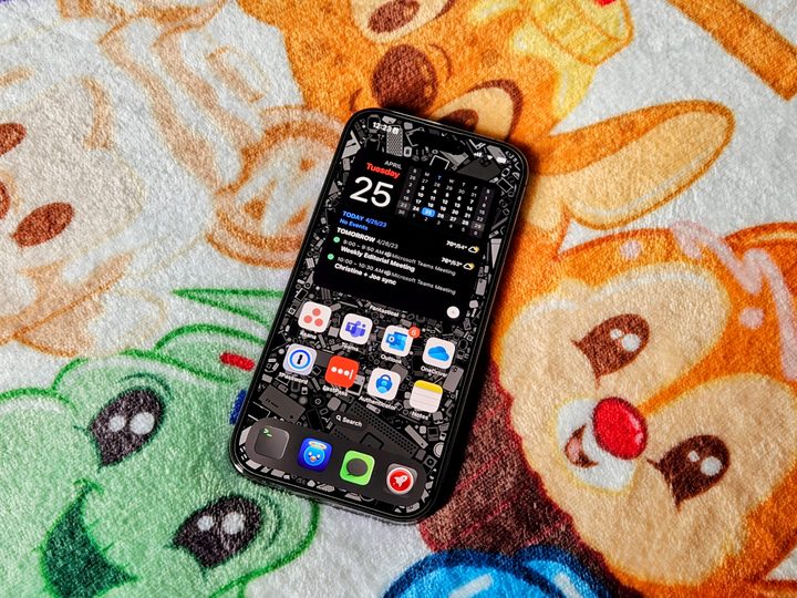iPhone 14 Pro with Christine's Work Focus enabled