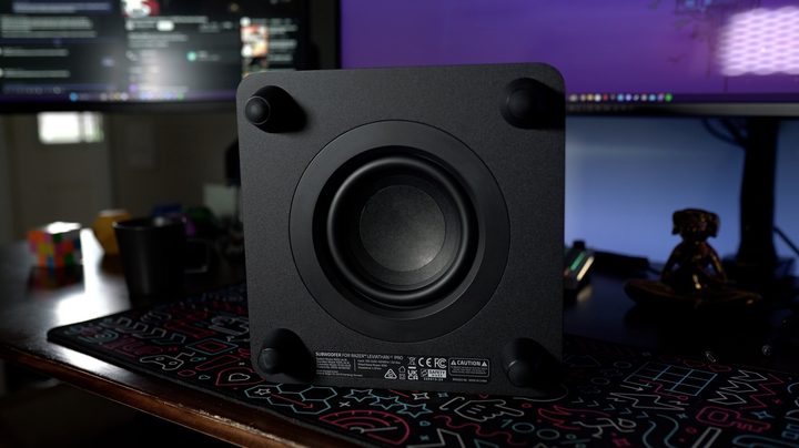 Subwoofer for the Razer Levithan V2 Pro.