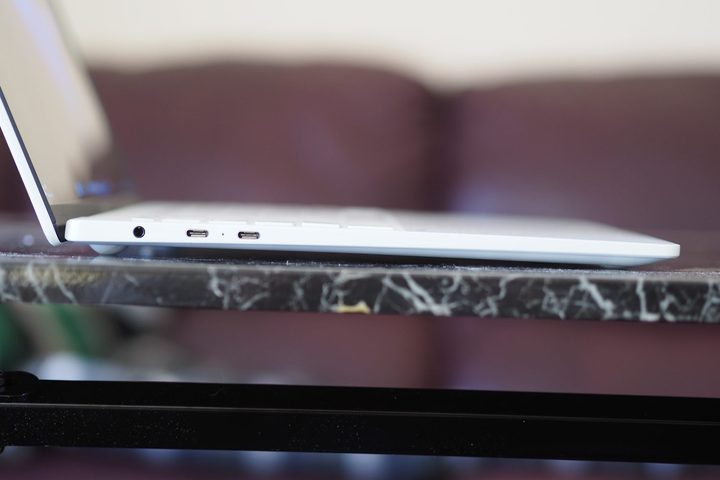 LG Gram Style side view showing chassis and lid.