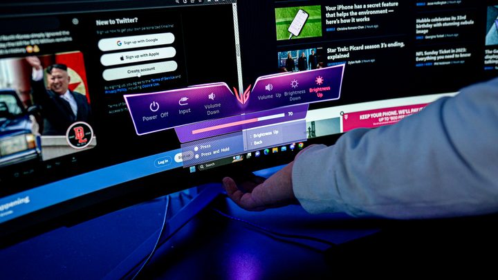 Quick access menu on the LG UltraGear OLED 45.