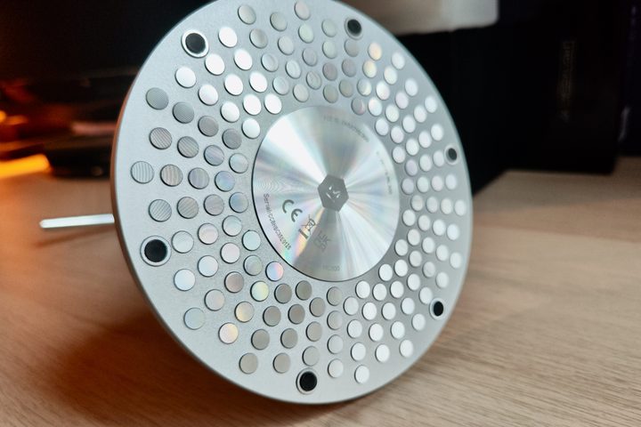 Master & Dynamic MC300 underside of base.