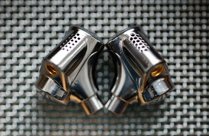 Singularity Audio's Oni IEMs with xMEMS Cowell drivers.
