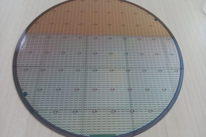 A silicon wafer with hundreds of xMEMS Cowell drivers.