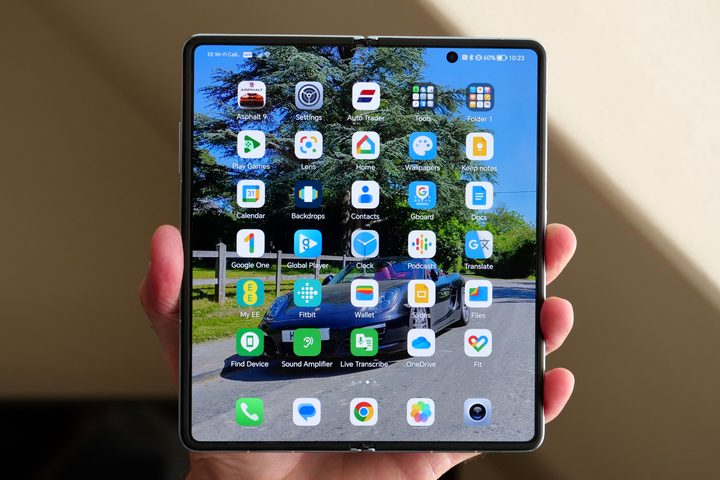 Apps spread across the Honor Magic Vs's open screen.