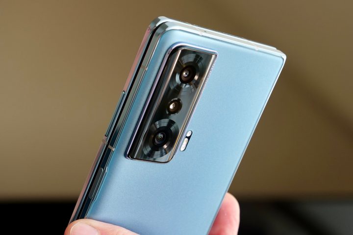 The camera on the back of the Honor Magic Vs.