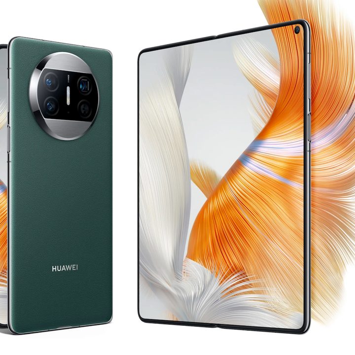Huawei Mate X3 in green, showing closed and open design.