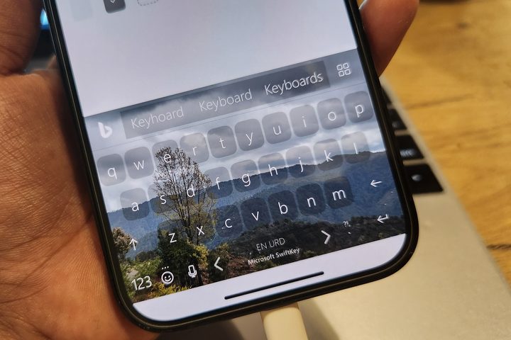 SwiftKey with custom background