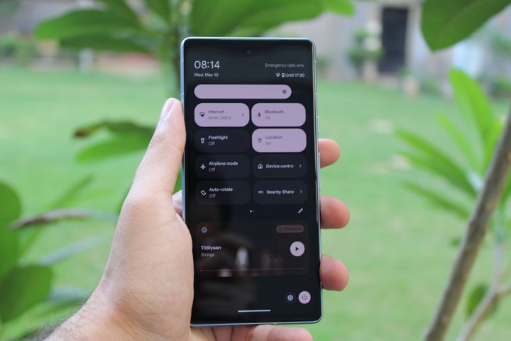 Pixel 7a notification shade.