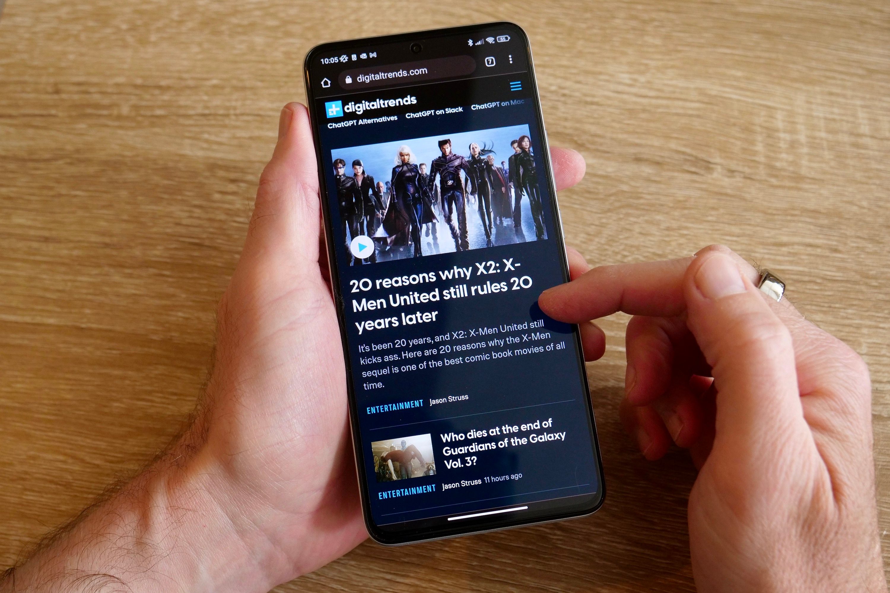 Using the Chrome browser on the Poco F5 Pro.