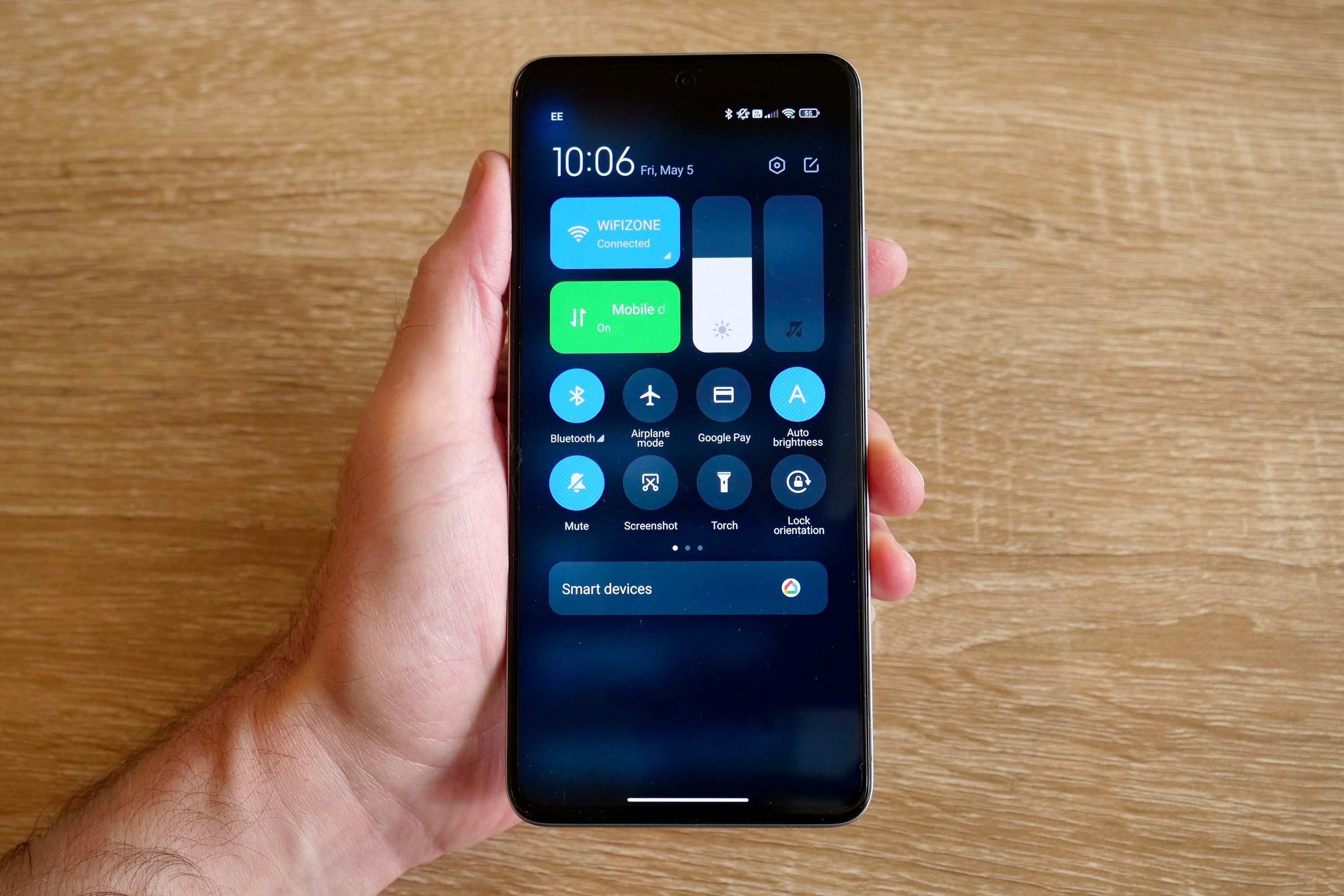 The quick settings screen on the Poco F5 Pro.
