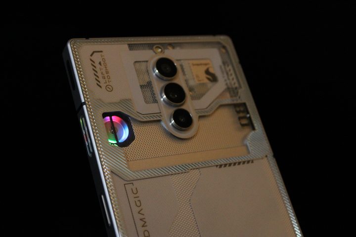 RedMagic 8 Pro camera module.