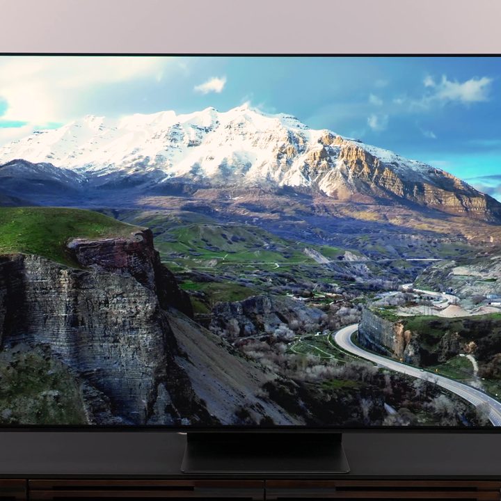 A mountain vista on a Samsung S95C OLED TV.