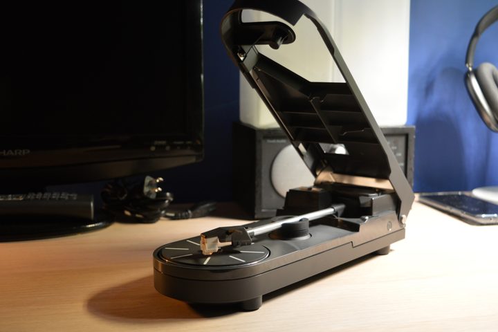 Audio-Technica AT-SB727 Sound Burger with cover open.