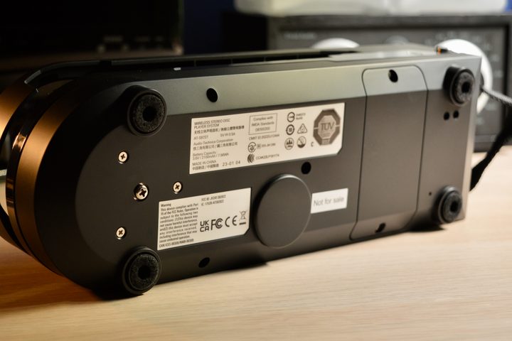 Audio-Technica AT-SB727 Sound Burger bottom panel.