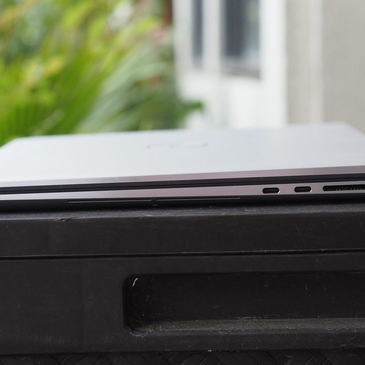 Dell XPS 17 9730 right side view showing ports.
