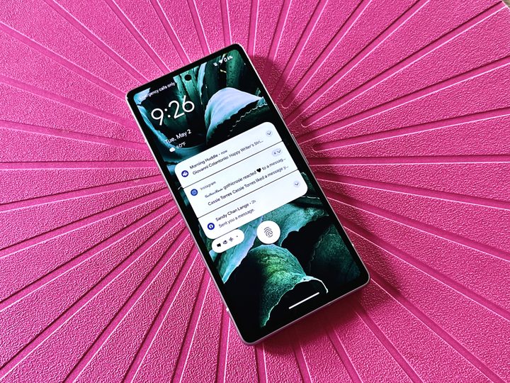 Google Pixel 7a lock screen with notifications