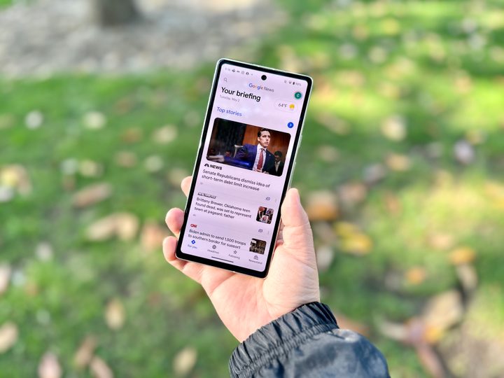 Google Pixel 7a showing Google News