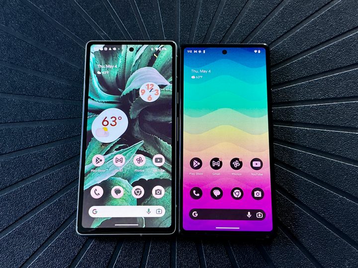 Google Pixel 7a vs 6a display side by side