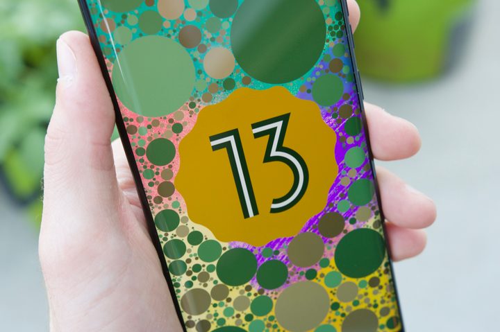 Android 13 logo on the Motorola Edge Plus (2023).