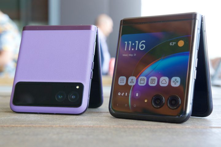 The Motorola Razr (2023) and Motorola Razr Plus.