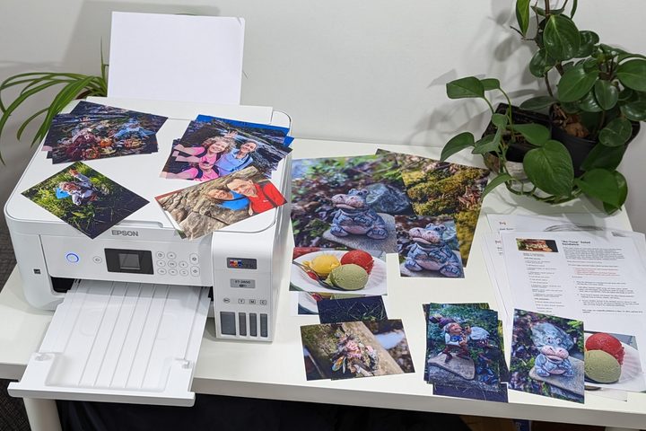 After all of these prints, the ink barely dropped below initial levels.