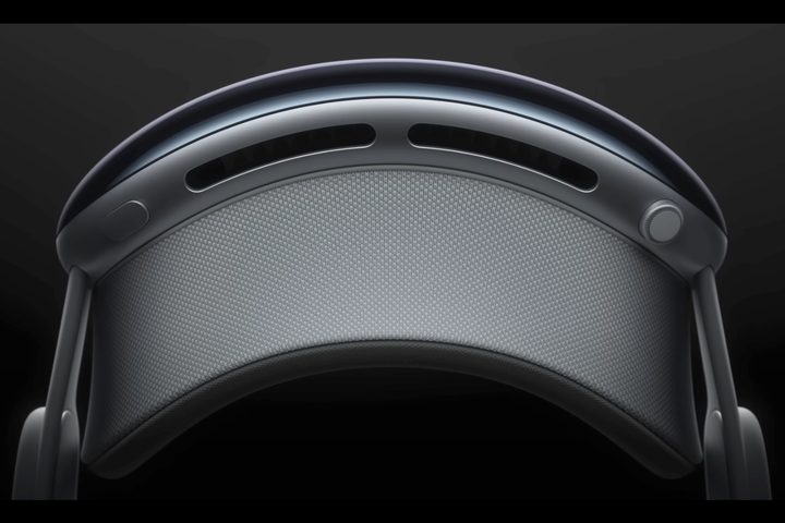 The controls on the Apple Vision Pro headset.