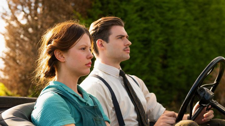 Mia Goth and David Corenswet in Pearl.
